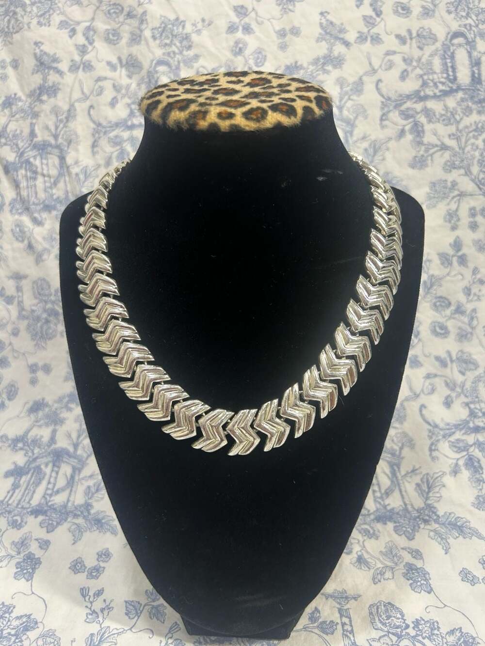 Vintage Signed Napier Silver Tone Chevron Link Statement Choker Necklace